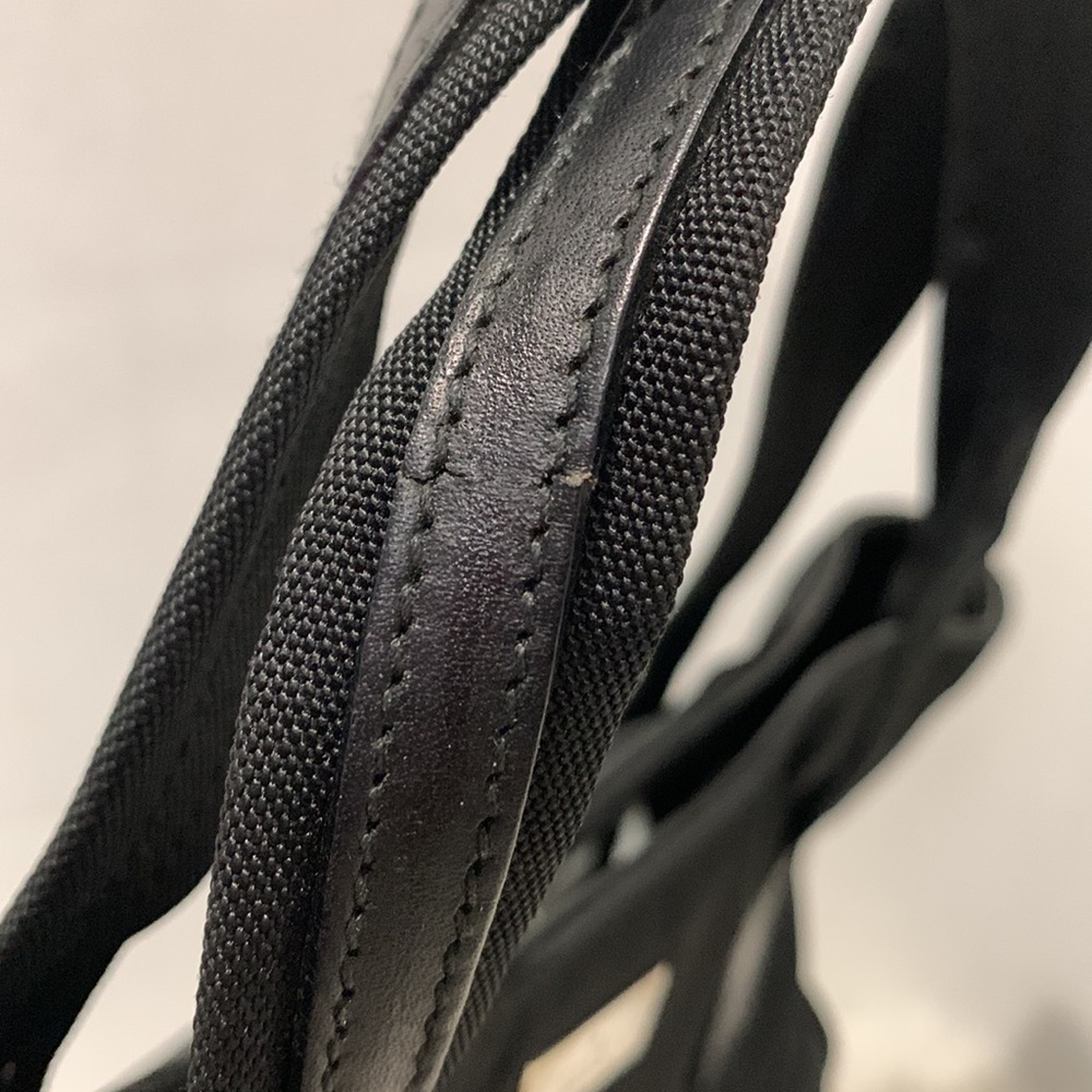 GUCCI  Black Hand Bag 2 zip Front Pockets Magnetic Top Closure - Picture 8 of 13